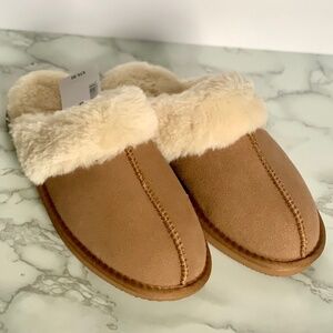 Women's Suede Slippers with Faux Fur SIZE M NWT